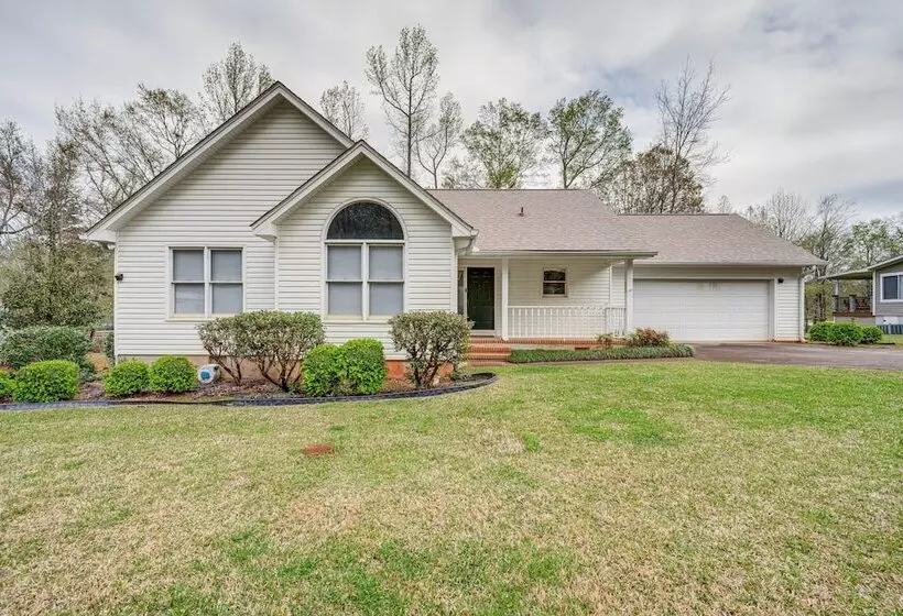 Lakefront Milledgeville Home W/ Private Dock!