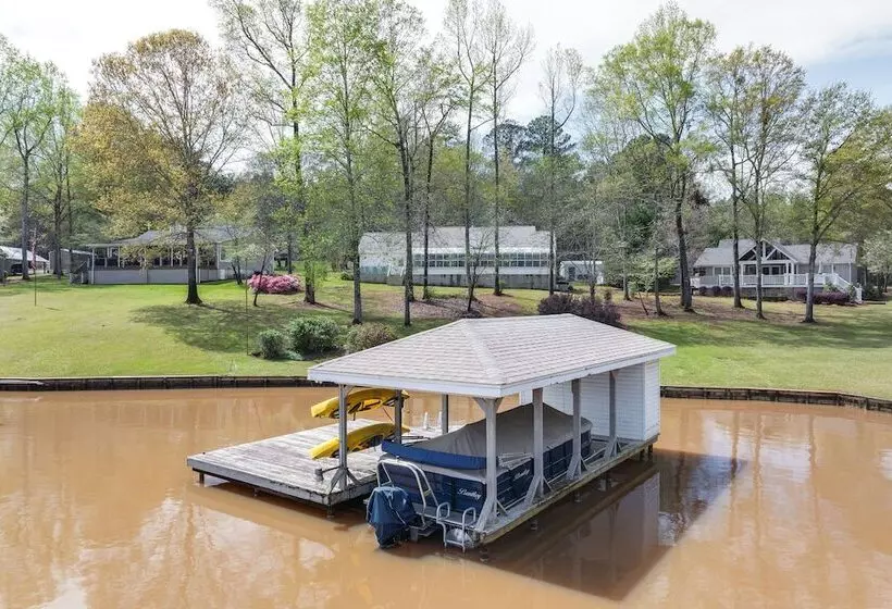 Lakefront Milledgeville Home W/ Private Dock!
