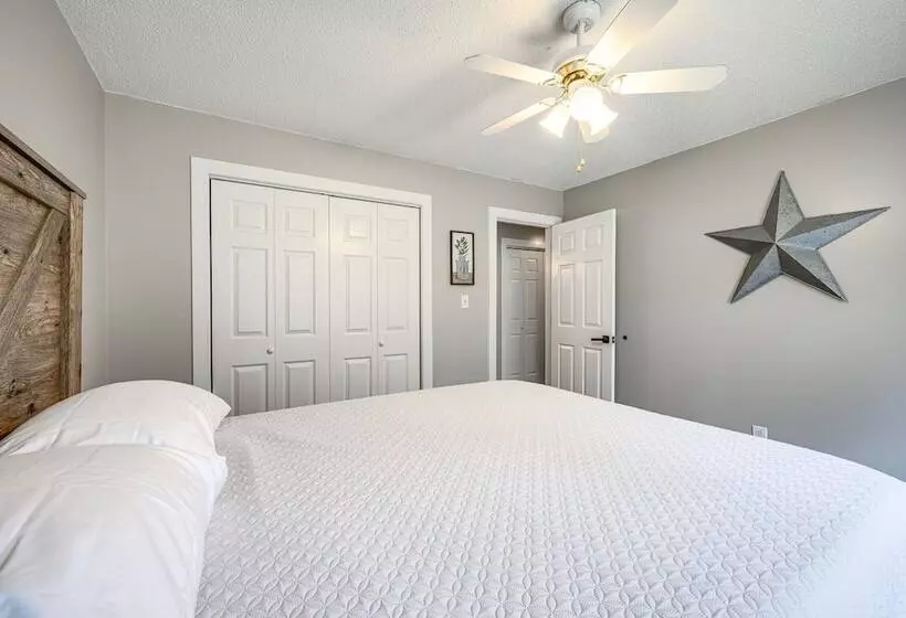 Lakefront Milledgeville Home W/ Private Dock!