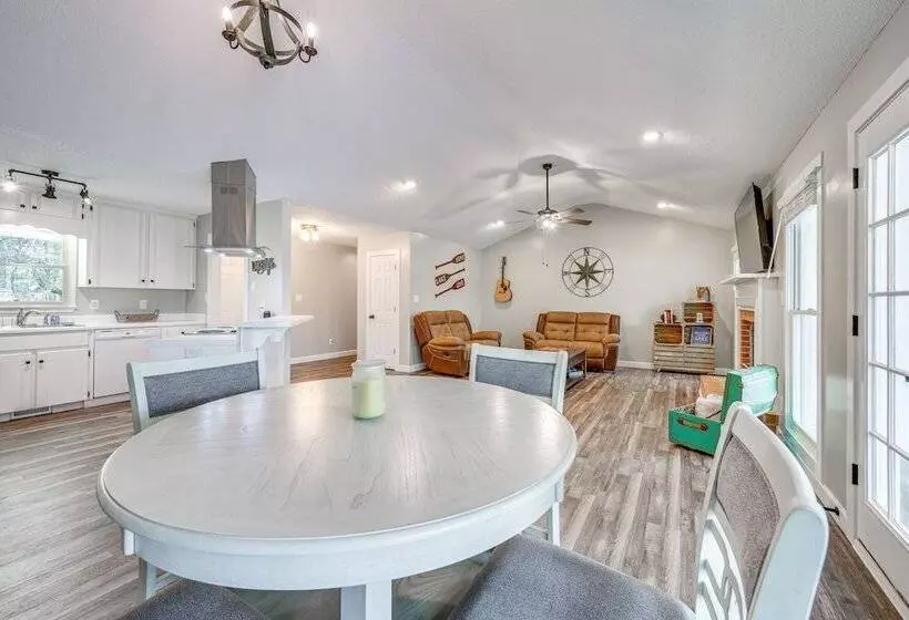 Lakefront Milledgeville Home W/ Private Dock!