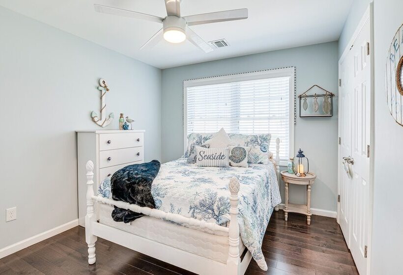 Long Branch Beach House W/ Private Hot Tub!