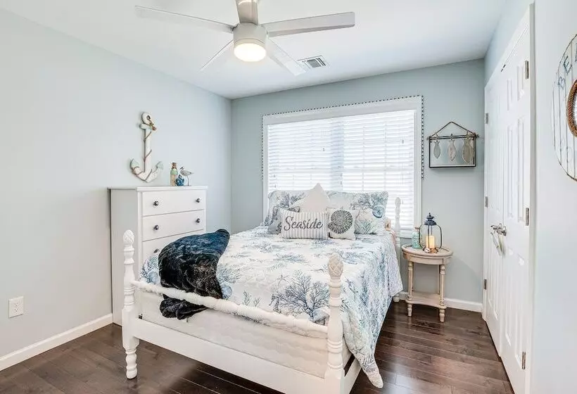 Long Branch Beach House W/ Private Hot Tub!