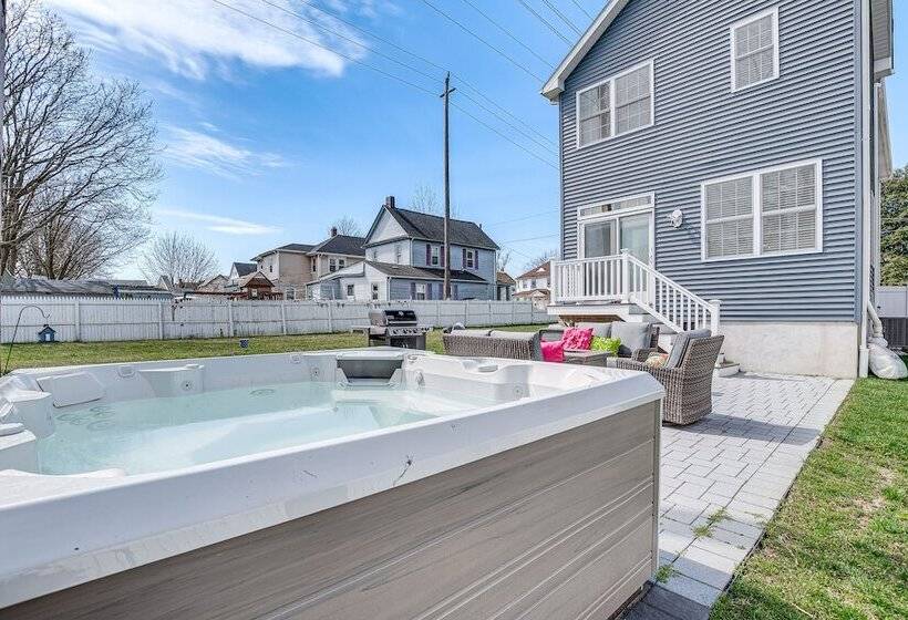 Long Branch Beach House W/ Private Hot Tub!