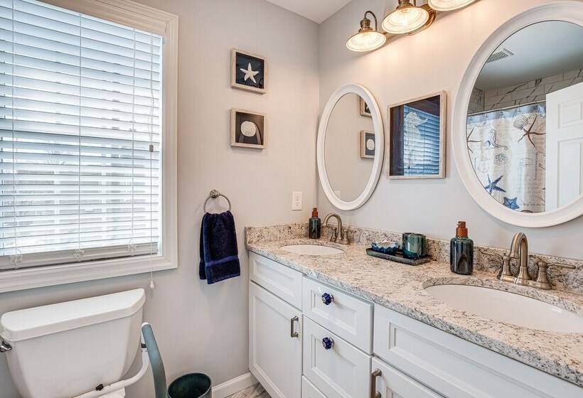 Long Branch Beach House W/ Private Hot Tub!