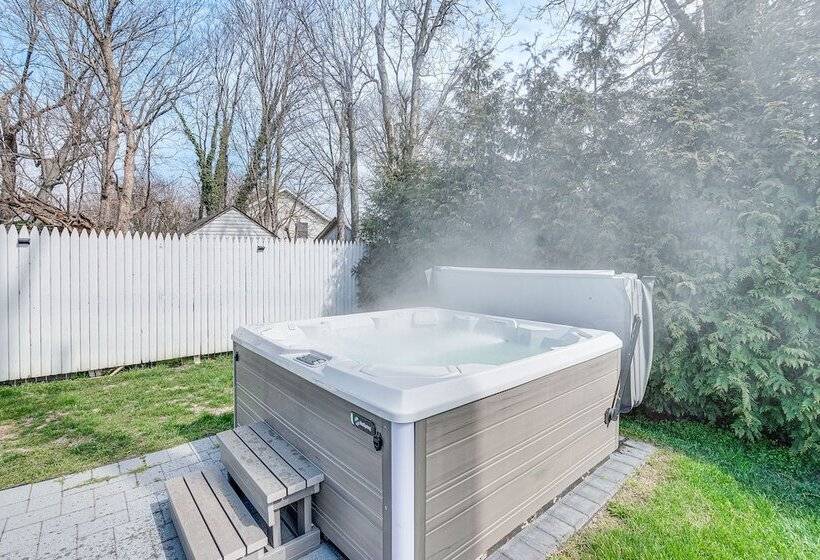 Long Branch Beach House W/ Private Hot Tub!
