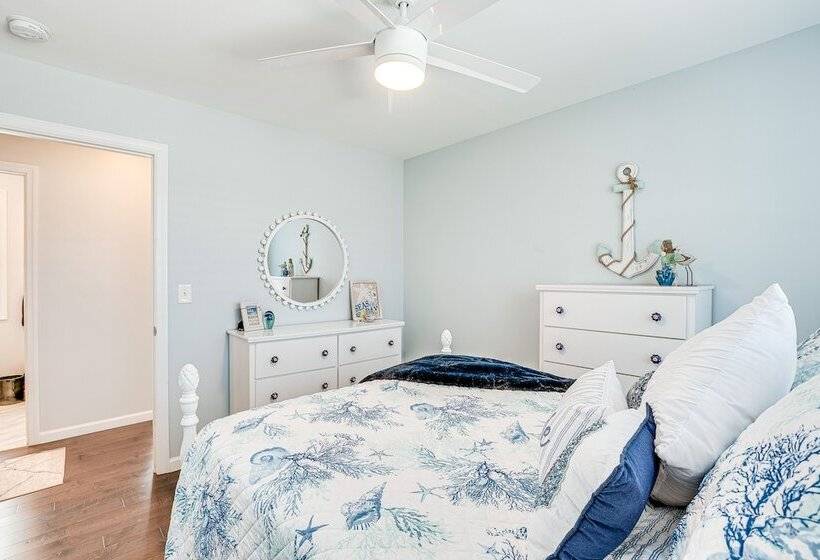 Long Branch Beach House W/ Private Hot Tub!