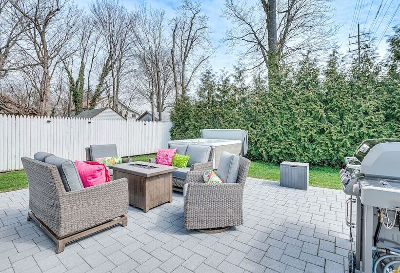 Long Branch Beach House W/ Private Hot Tub!