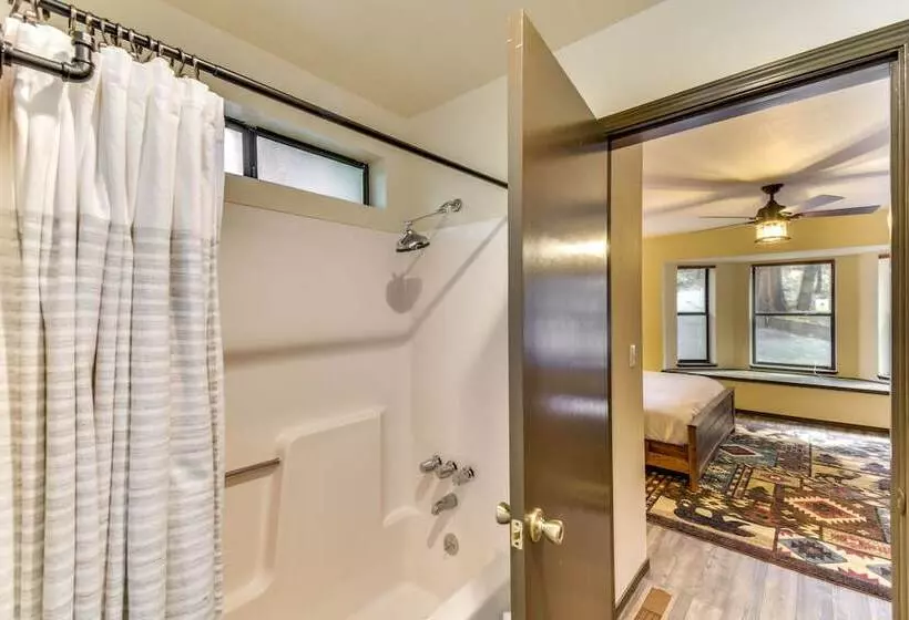 2 Mi To Mi Wuk Village: Cabin W/ Large Deck