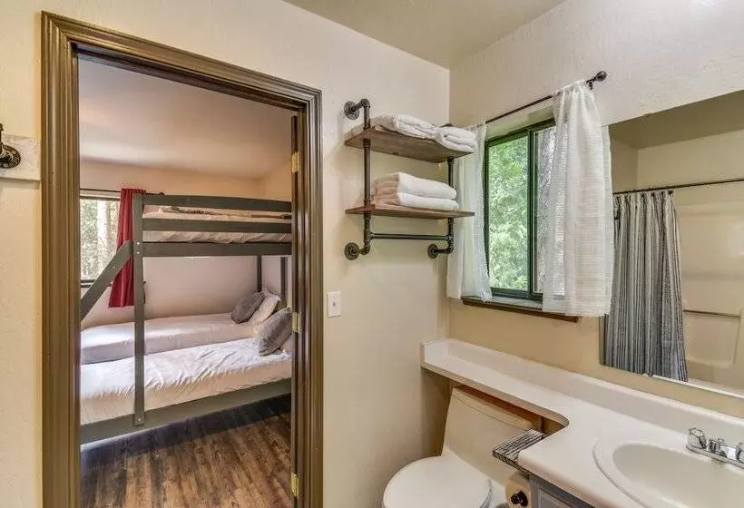 2 Mi To Mi Wuk Village: Cabin W/ Large Deck