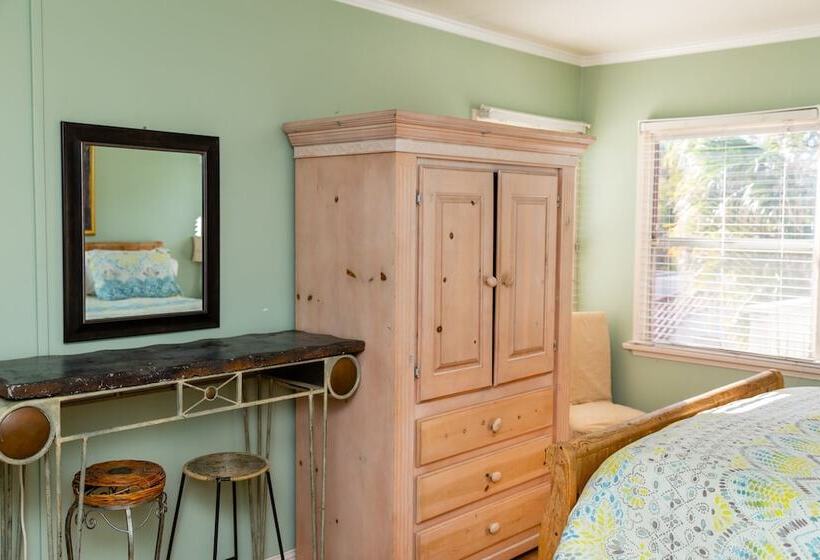 ペンション Hollywood Hills Suites