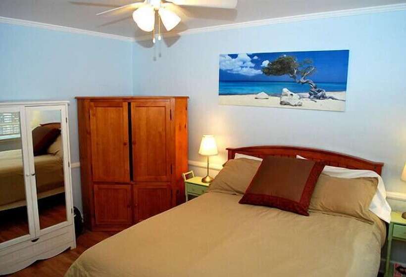 ペンション Hollywood Hills Suites