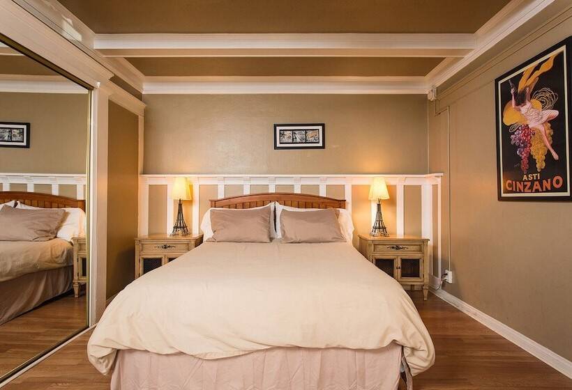 ペンション Hollywood Hills Suites