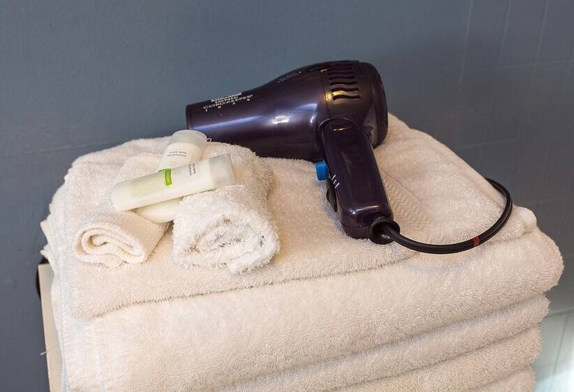 ペンション Hollywood Hills Suites