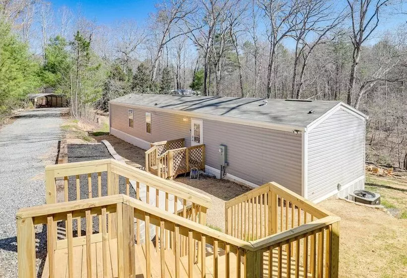 Pet Friendly Home ~ 5 Mi To Blue Ridge Parkway!