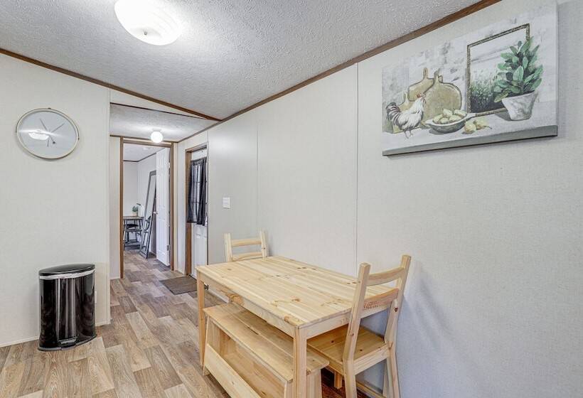 Pet Friendly Home ~ 5 Mi To Blue Ridge Parkway!