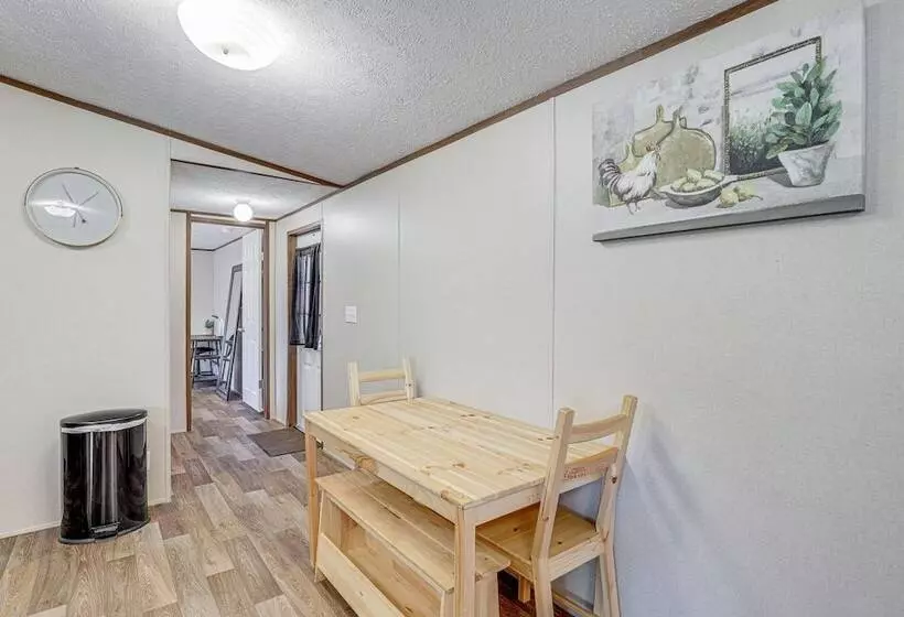 Pet Friendly Home ~ 5 Mi To Blue Ridge Parkway!