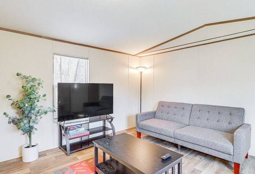 Pet Friendly Home ~ 5 Mi To Blue Ridge Parkway!