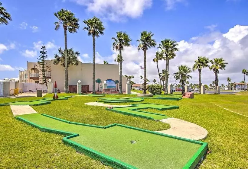 Resort Style Perks & Deck At Port Isabel Home!