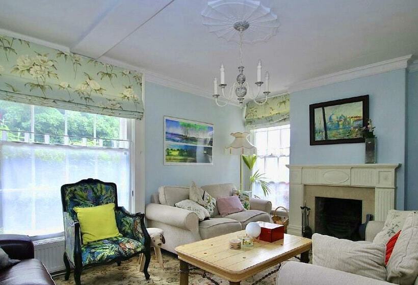 إقامة Georgian House In Billericay   Quirky & Homely