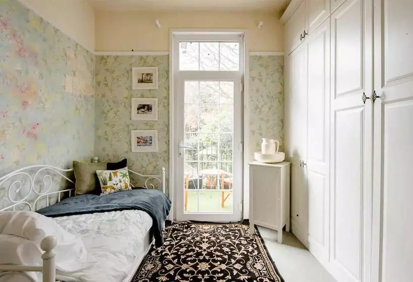 Residenssi Georgian House In Billericay   Quirky & Homely