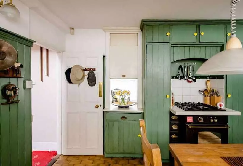 Residenssi Georgian House In Billericay   Quirky & Homely