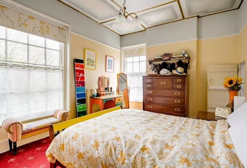 Residenssi Georgian House In Billericay   Quirky & Homely