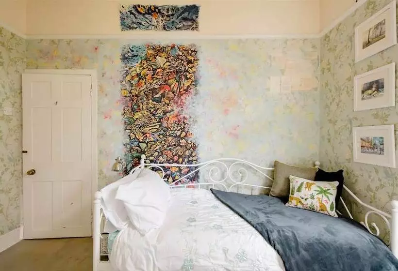 Residenssi Georgian House In Billericay   Quirky & Homely