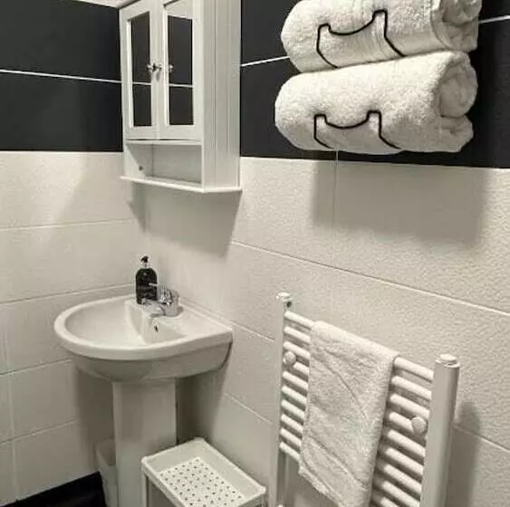 Residenssi Modern 2 Bed Near Turf Moor Football Stadium