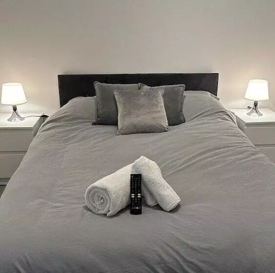 Residenssi Modern 2 Bed Near Turf Moor Football Stadium