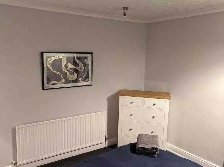 Residenssi 2 Bed House   Garden & Excellent Wifi