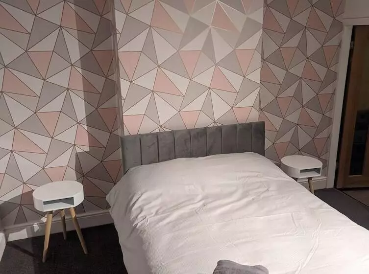 Residenssi 2 Bed House   Garden & Excellent Wifi