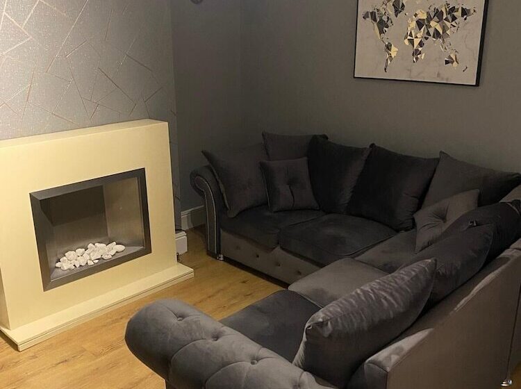 Резиденция 2 Bed House Garden & Excellent Wifi