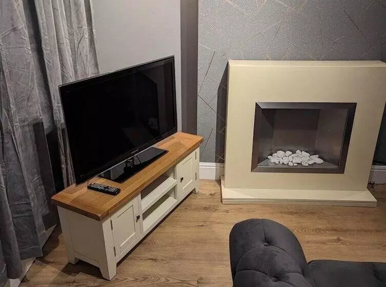 Residenssi 2 Bed House   Garden & Excellent Wifi