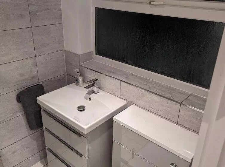 Residenssi 2 Bed House   Garden & Excellent Wifi