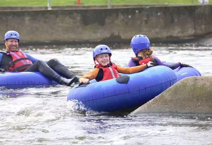 Lomakeskus Bell Tent Village