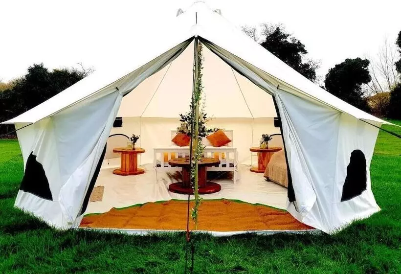 Lomakeskus Bell Tent Village