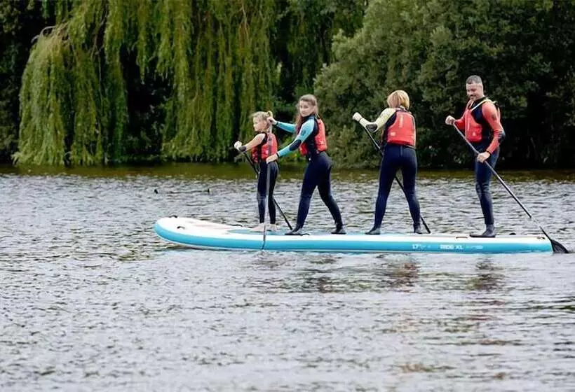 Lomakeskus Bell Tent Village