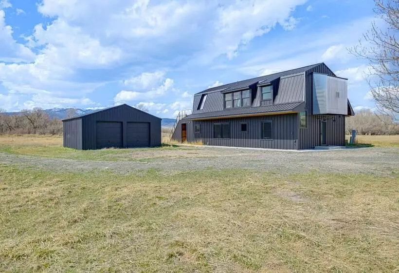 Riverfront Montana Retreat   Deck, Fire Pit & Pond