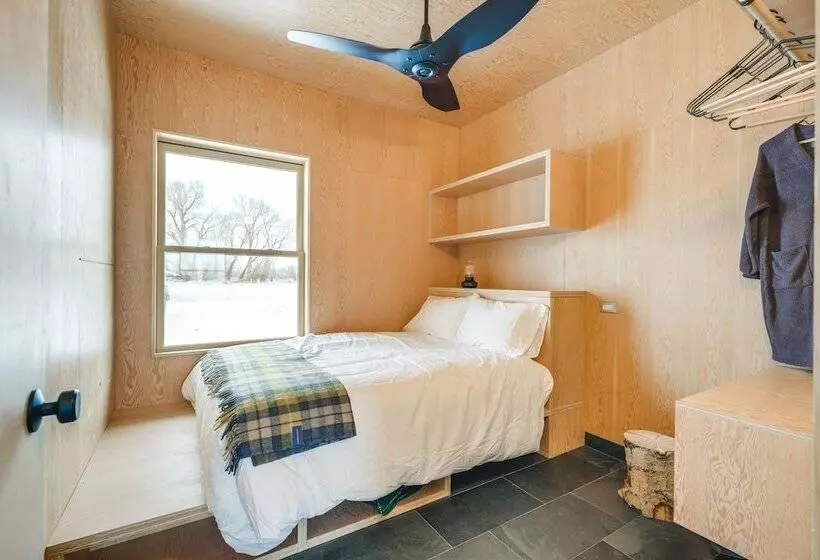 Riverfront Montana Retreat   Deck, Fire Pit & Pond