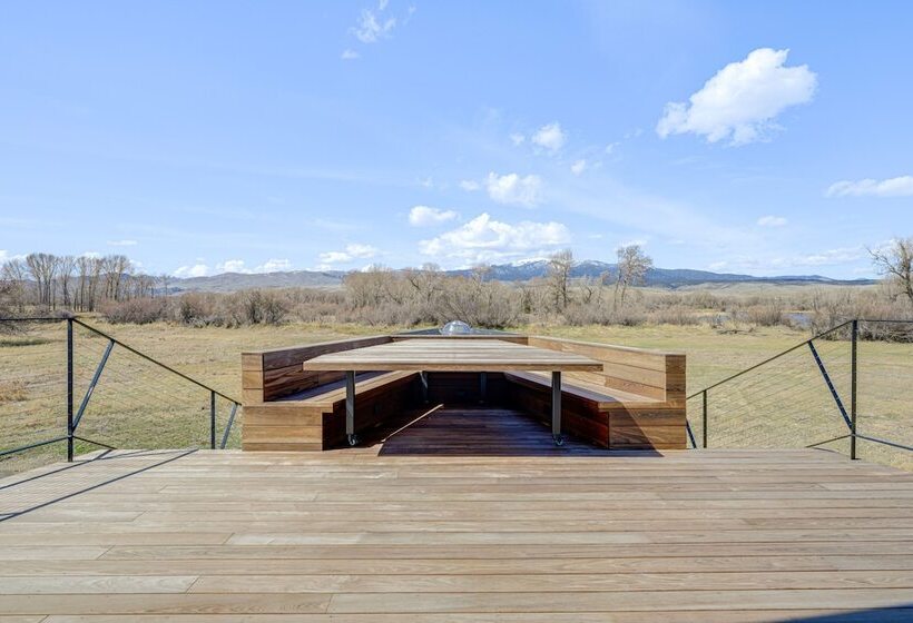 Riverfront Montana Retreat   Deck, Fire Pit & Pond