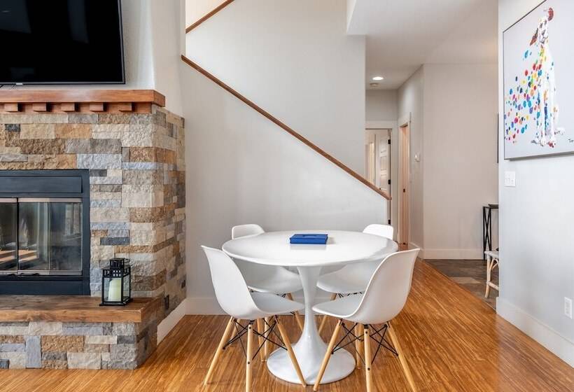 Silver Spoon By Avantstay Hot Tub, Views, Billiards Group Retreat