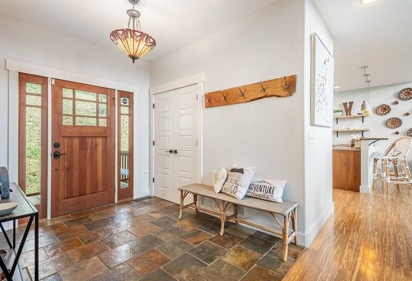 Silver Spoon By Avantstay Hot Tub, Views, Billiards Group Retreat