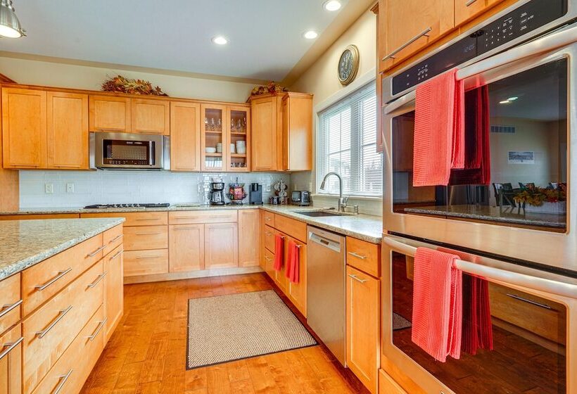 Spacious South Bend Home   Walk To Notre Dame!