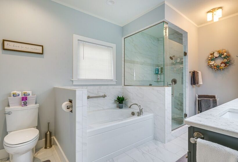 Spacious South Bend Home   Walk To Notre Dame!