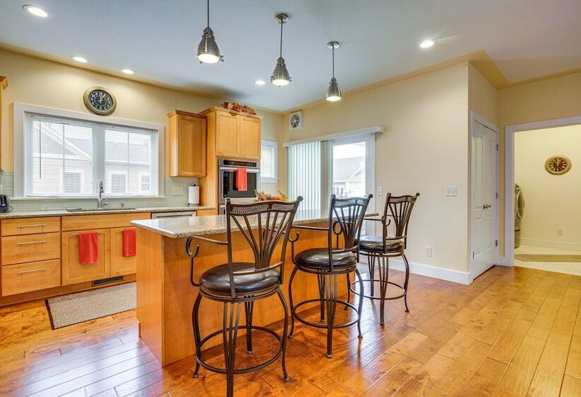 Spacious South Bend Home   Walk To Notre Dame!