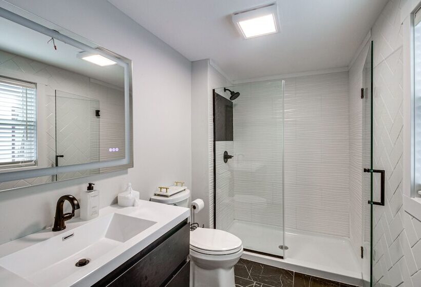 Stylish Crosby Cottage 1 Mi To Serpent Lake!