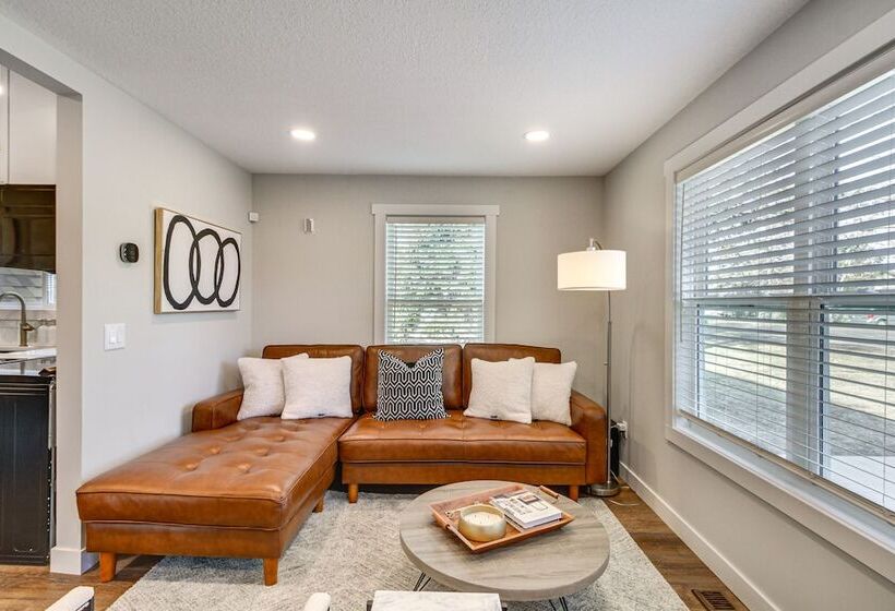 Stylish Crosby Cottage 1 Mi To Serpent Lake!