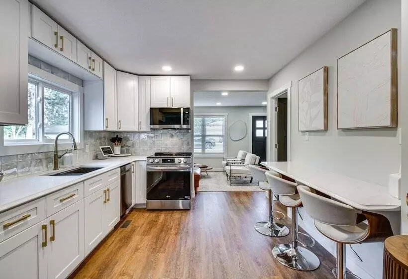 Stylish  Crosby Cottage    1 Mi To Serpent Lake!