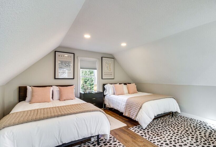 Stylish Crosby Cottage 1 Mi To Serpent Lake!