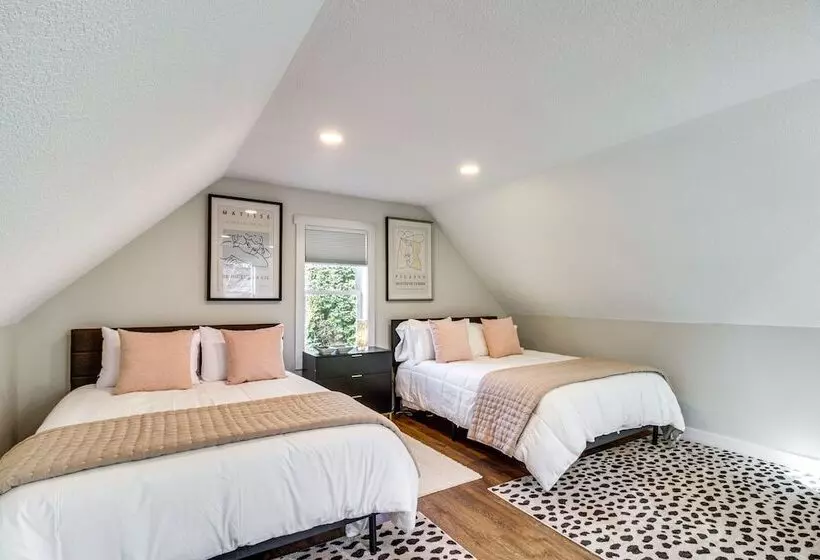 Stylish  Crosby Cottage    1 Mi To Serpent Lake!